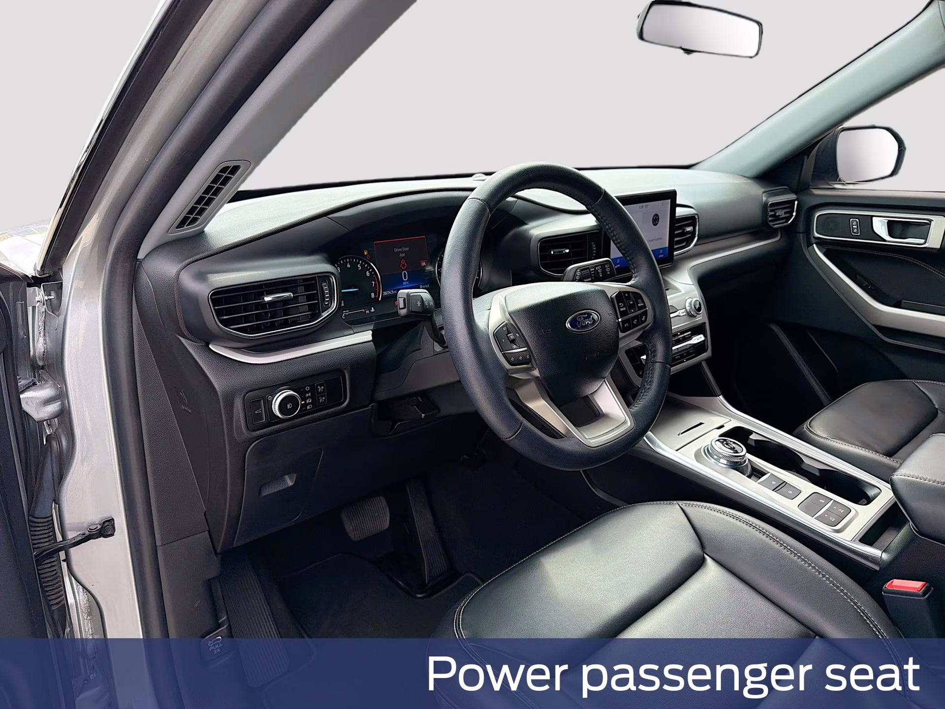 2023 Iconic Silver Metallic Ford Explorer XLT RWD SUV