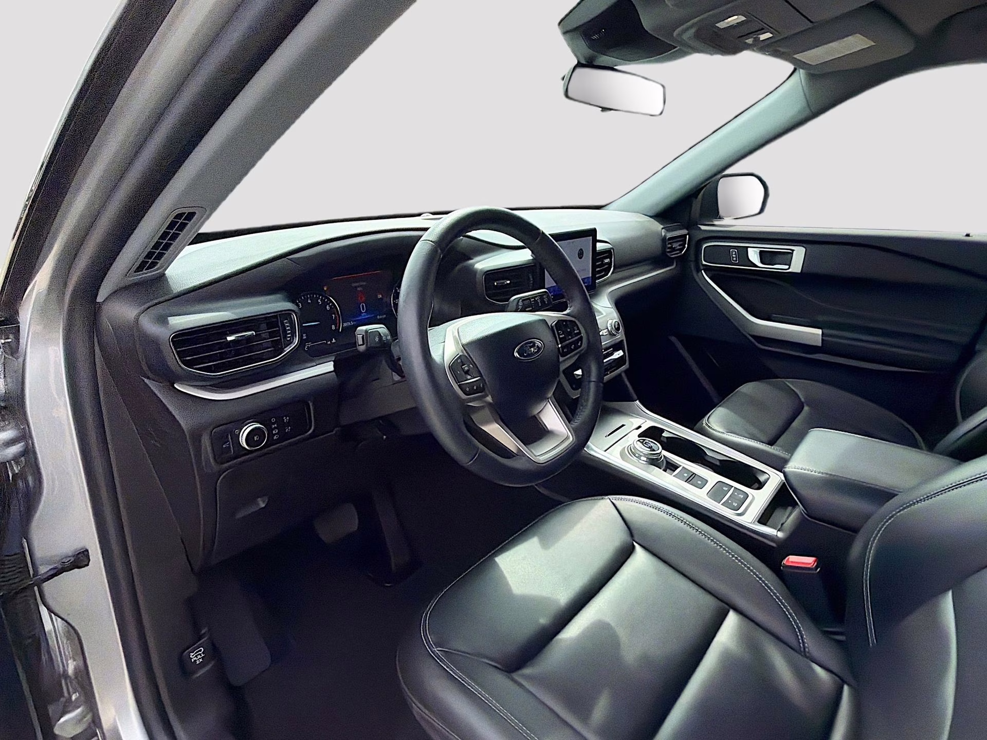 2023 Iconic Silver Metallic Ford Explorer XLT RWD SUV