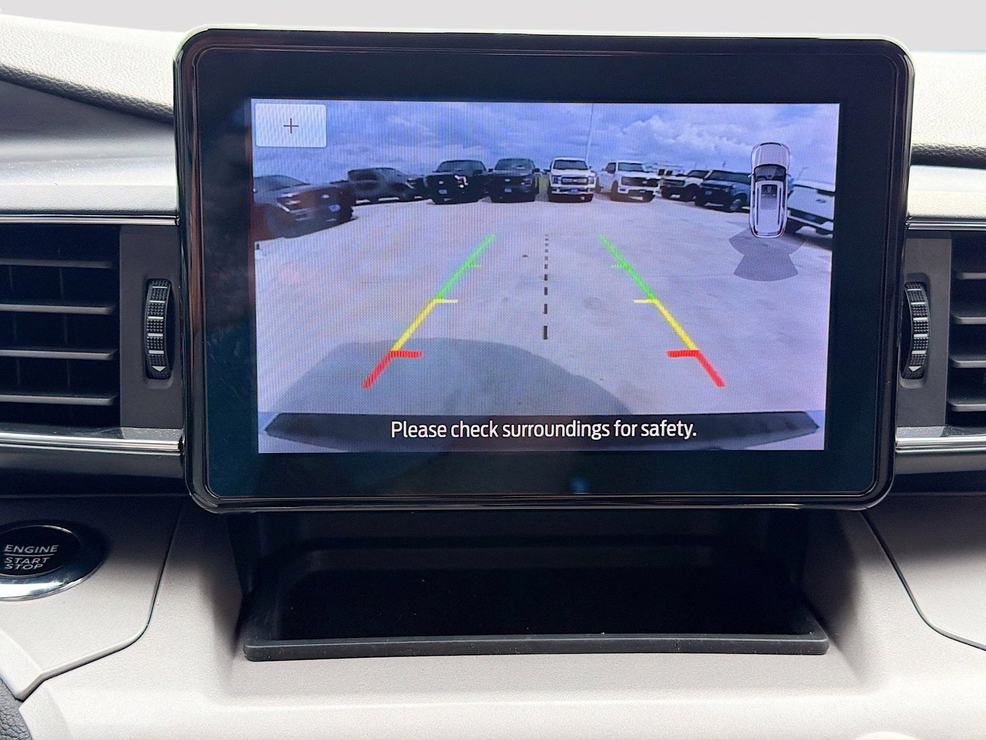 2023 Iconic Silver Metallic Ford Explorer XLT RWD SUV