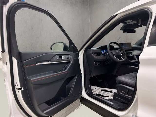 2026 Star White Metallic Tri-Coat Ford Explorer ST-Line 4X4 SUV