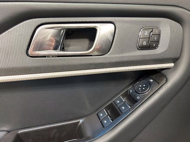 2026 Star White Metallic Tri-Coat Ford Explorer ST-Line 4X4 SUV