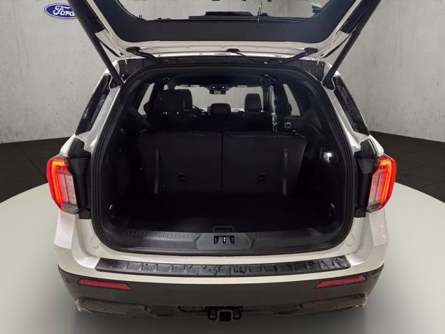 2026 Star White Metallic Tri-Coat Ford Explorer ST-Line 4X4 SUV