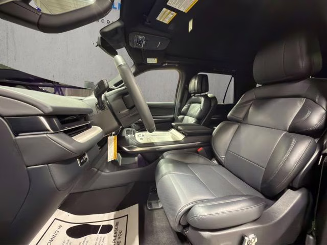 2026 Infinite Black Metallic Clearcoat Lincoln Navigator Reserve 4X4 SUV