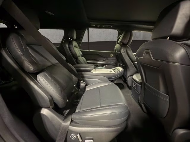 2026 Infinite Black Metallic Clearcoat Lincoln Navigator Reserve 4X4 SUV