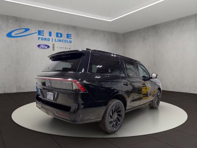 2026 Infinite Black Metallic Clearcoat Lincoln Navigator Reserve 4X4 SUV