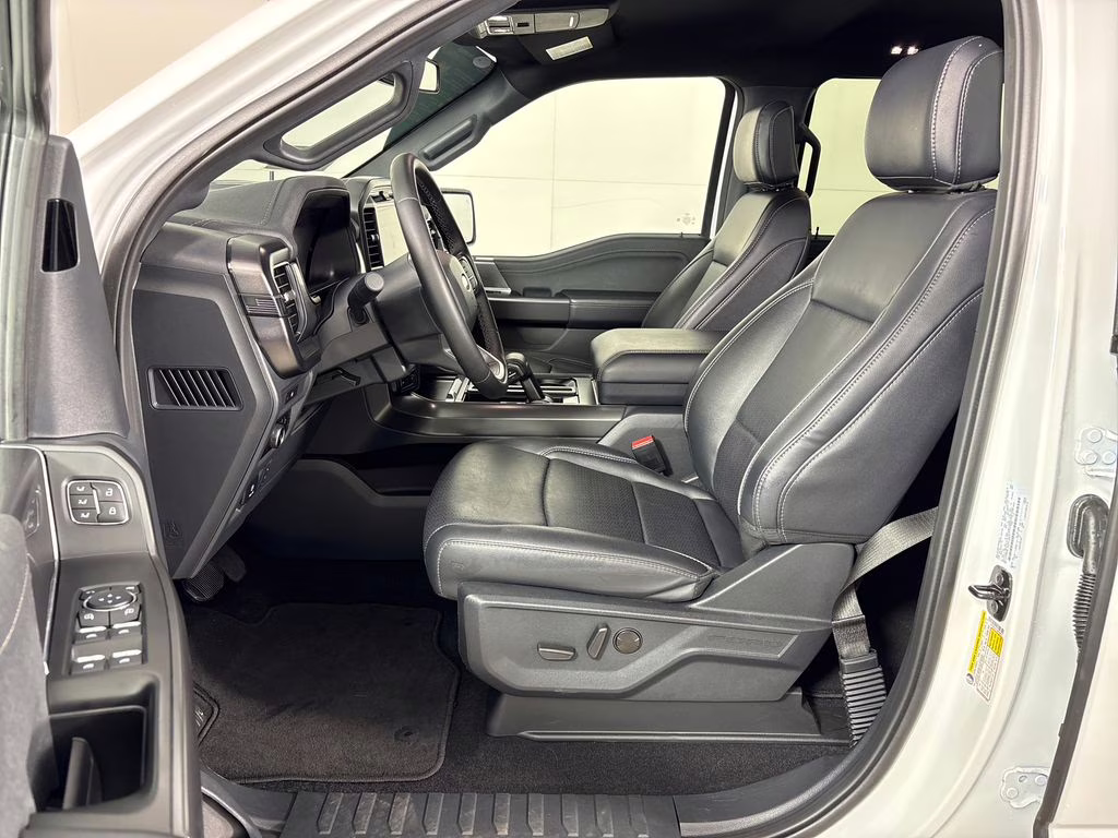 2025 Oxford White Ford F-150 Lariat 4X4 Truck