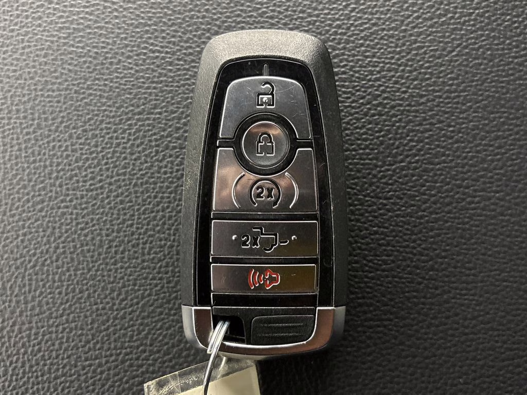 2025 Oxford White Ford F-150 Lariat 4X4 Truck