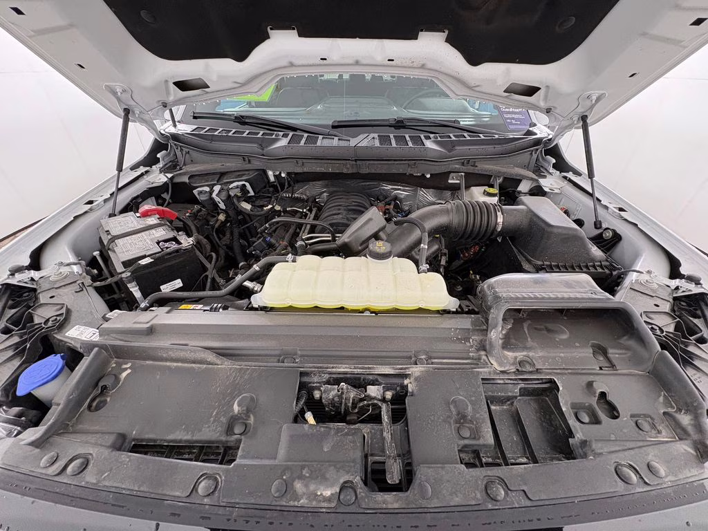 2025 Oxford White Ford F-150 Lariat 4X4 Truck