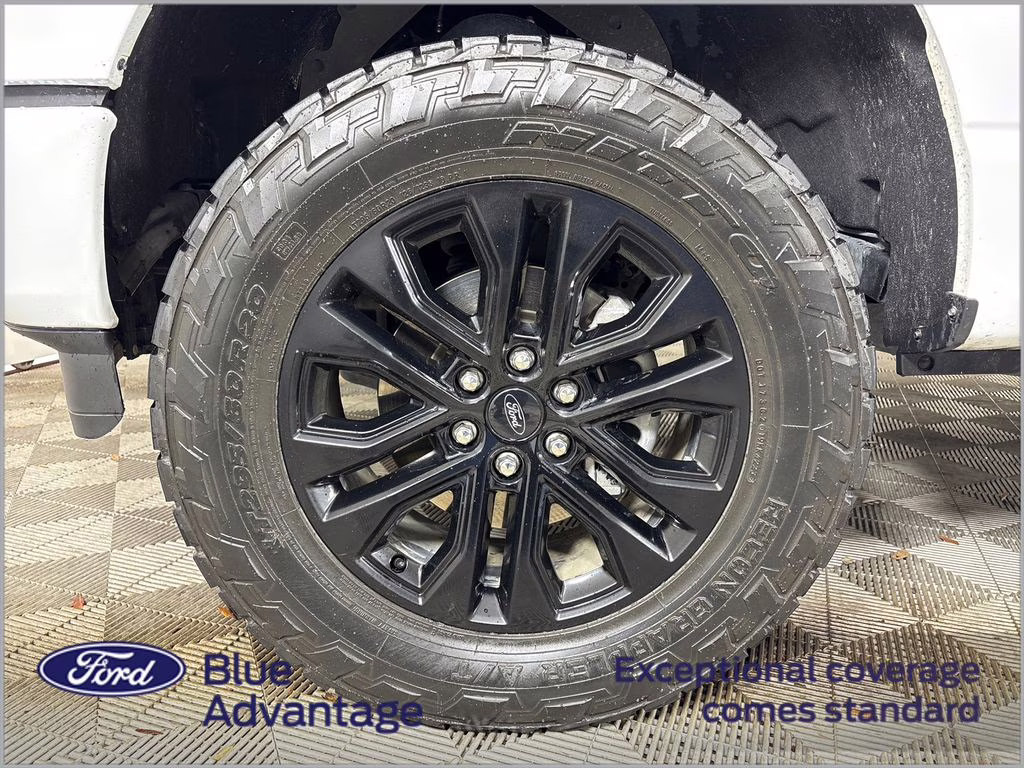 2025 Oxford White Ford F-150 Lariat 4X4 Truck