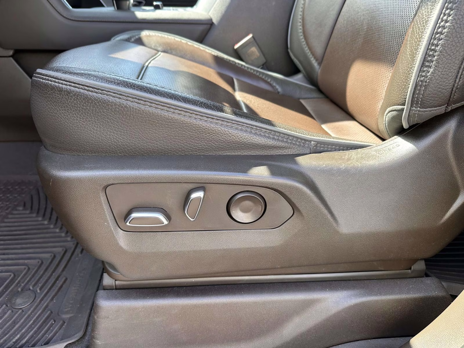 2023 Sterling Metallic GMC Sierra 1500 4WD Crew Cab 147 Denali 4X4 Truck