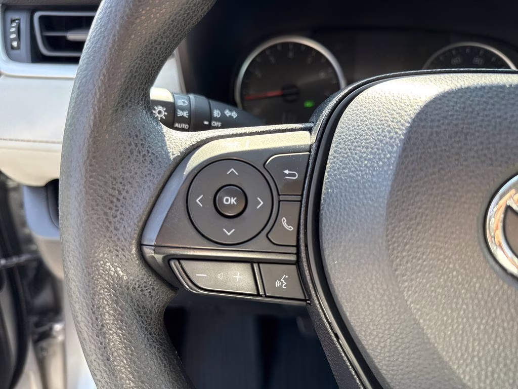 2020 Silver Sky Metallic Toyota RAV4 XLE AWD SUV