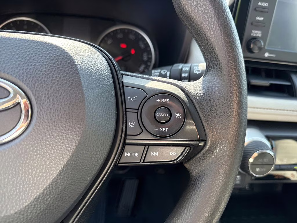 2020 Silver Sky Metallic Toyota RAV4 XLE AWD SUV