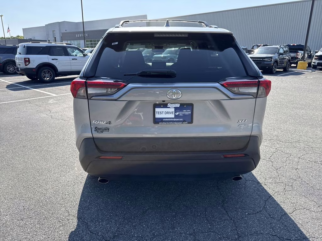 2020 Silver Sky Metallic Toyota RAV4 XLE AWD SUV