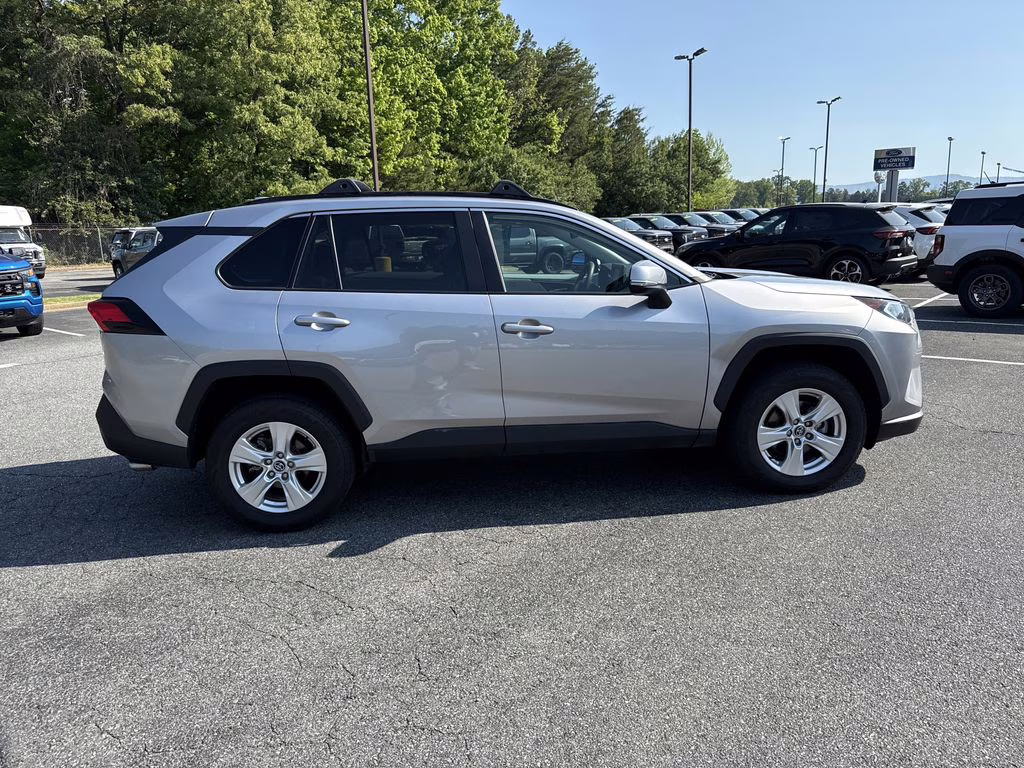 2020 Silver Sky Metallic Toyota RAV4 XLE AWD SUV