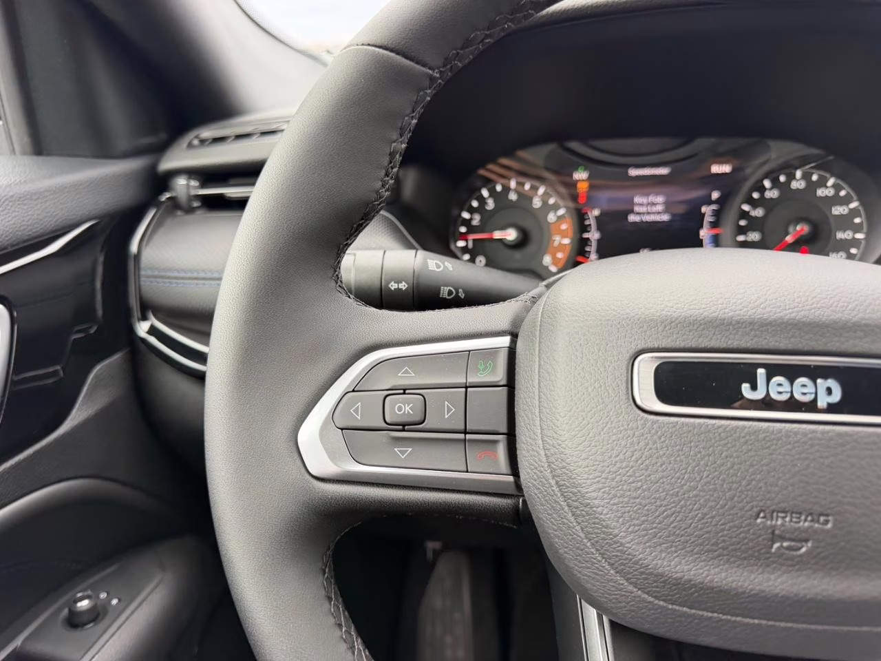 2026 Diamond Black Crystal Pearlcoat Jeep Compass Latitude 4X4 SUV