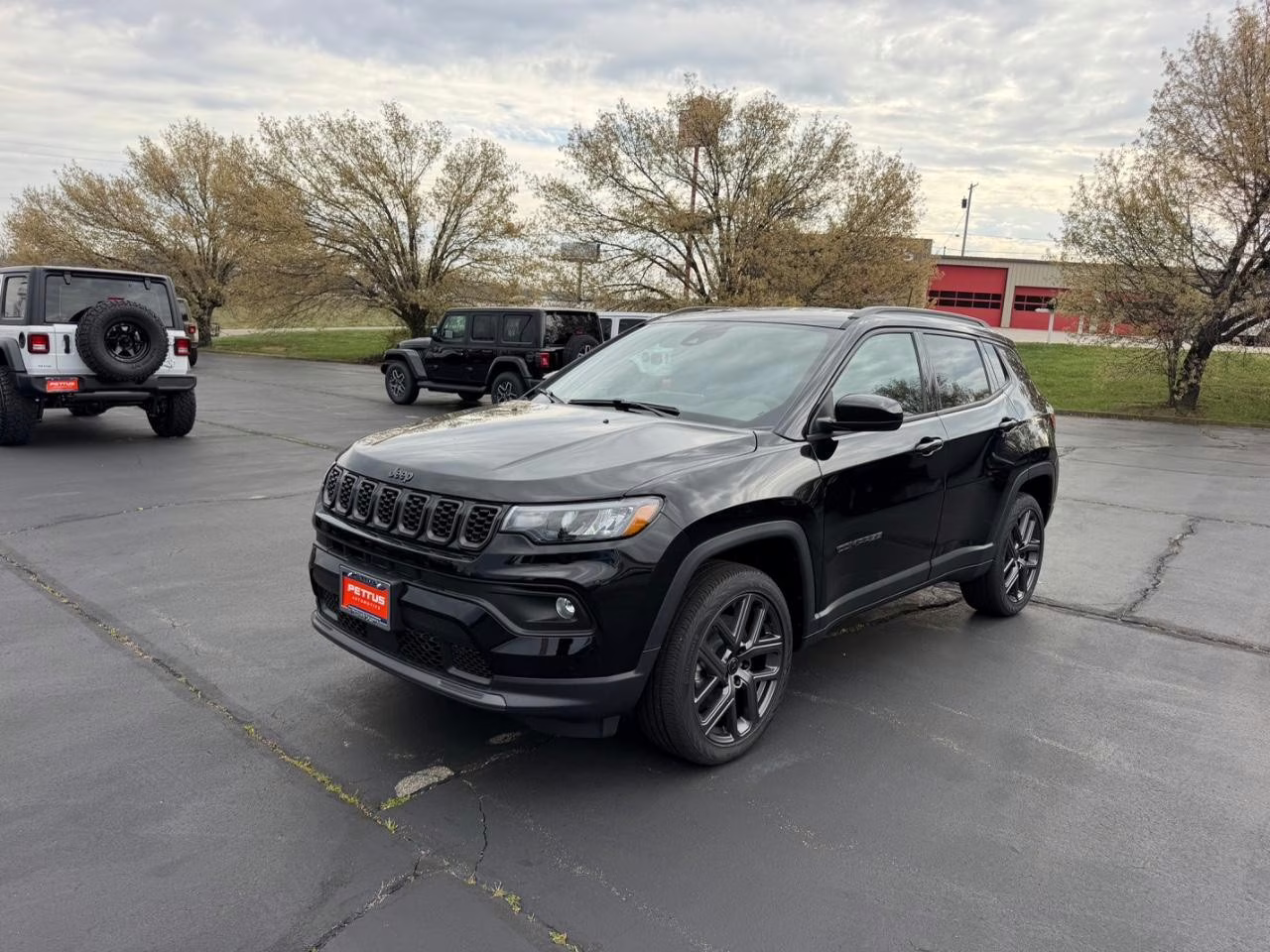 2026 Diamond Black Crystal Pearlcoat Jeep Compass Latitude 4X4 SUV