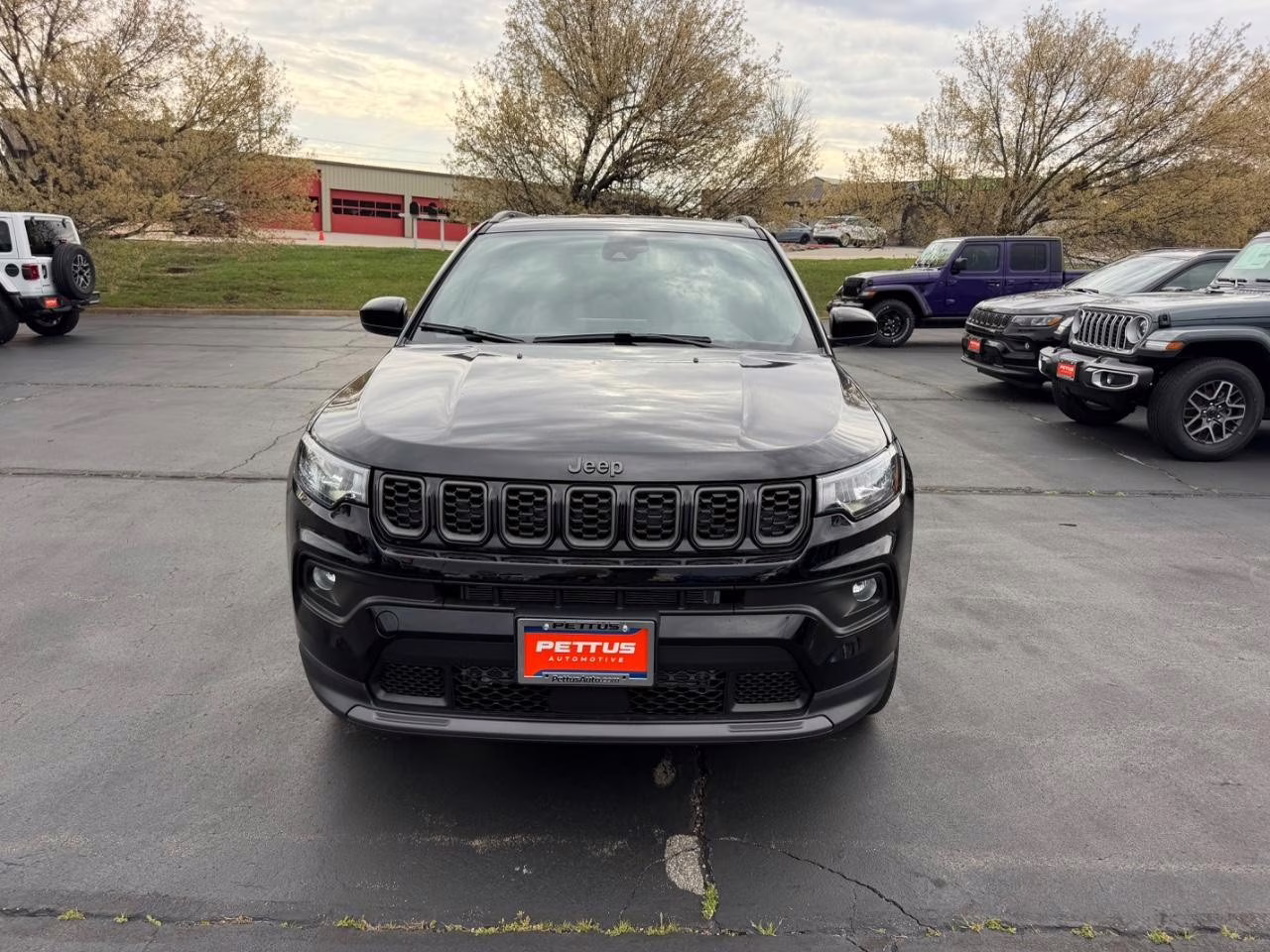 2026 Diamond Black Crystal Pearlcoat Jeep Compass Latitude 4X4 SUV