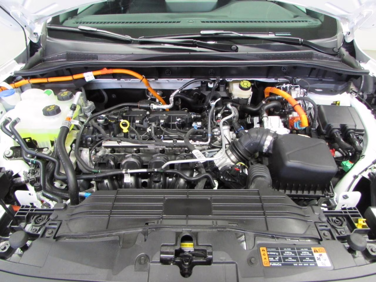 2026 Star White Metallic Tri-Coat Ford Escape Hybrid ST-Line Select AWD SUV