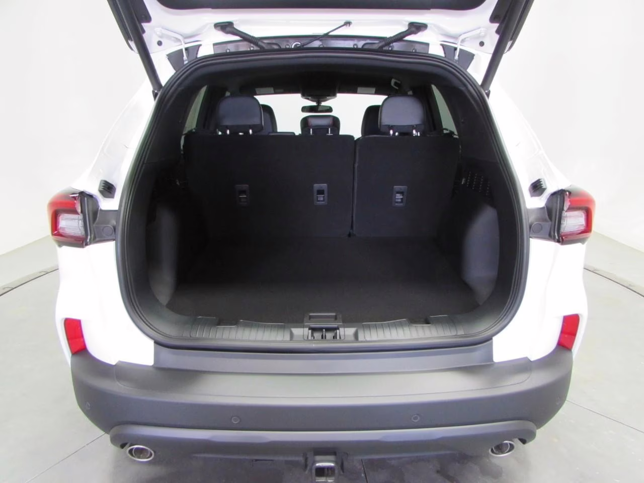 2026 Star White Metallic Tri-Coat Ford Escape Hybrid ST-Line Select AWD SUV