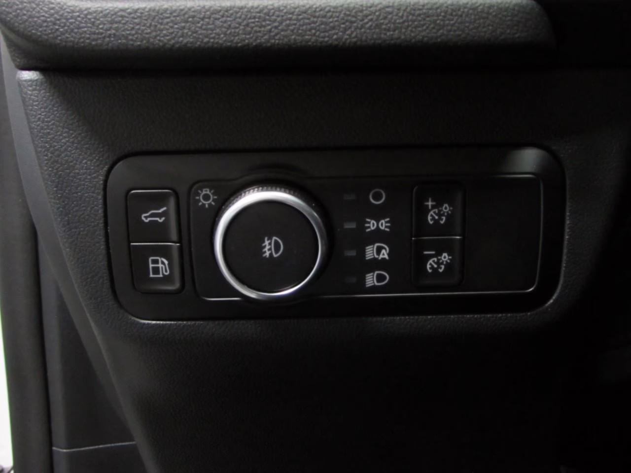 2026 Star White Metallic Tri-Coat Ford Escape Hybrid ST-Line Select AWD SUV