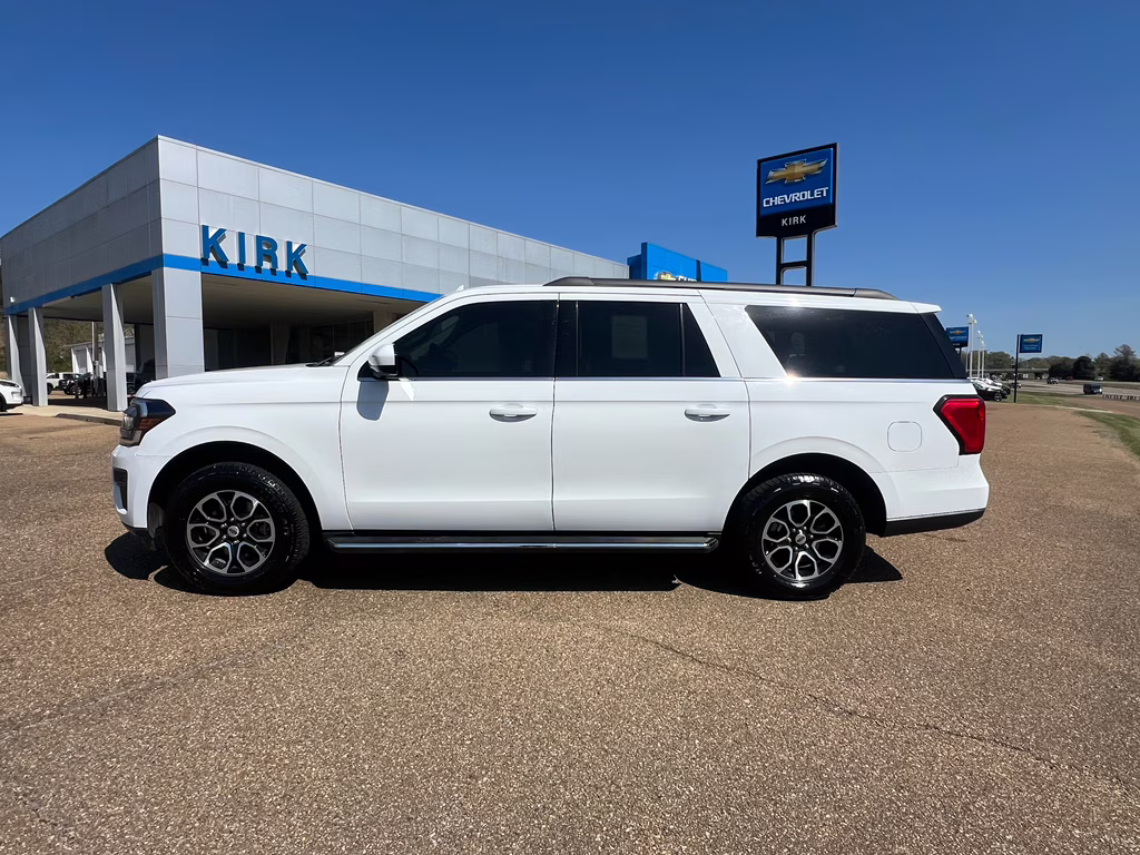 2022 Oxford White Ford Expedition Max XLT RWD SUV