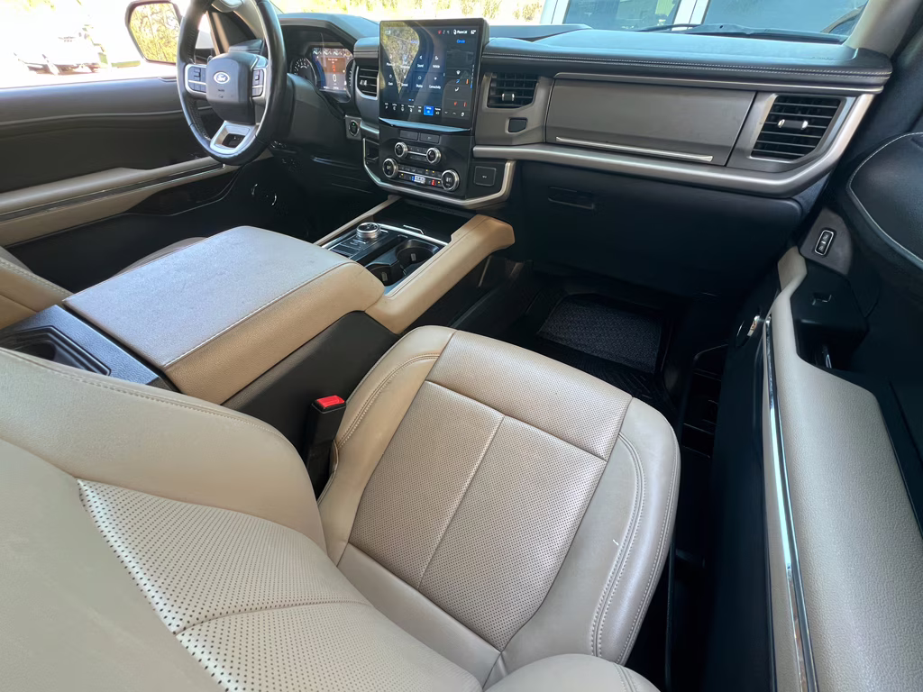 2022 Oxford White Ford Expedition Max XLT RWD SUV
