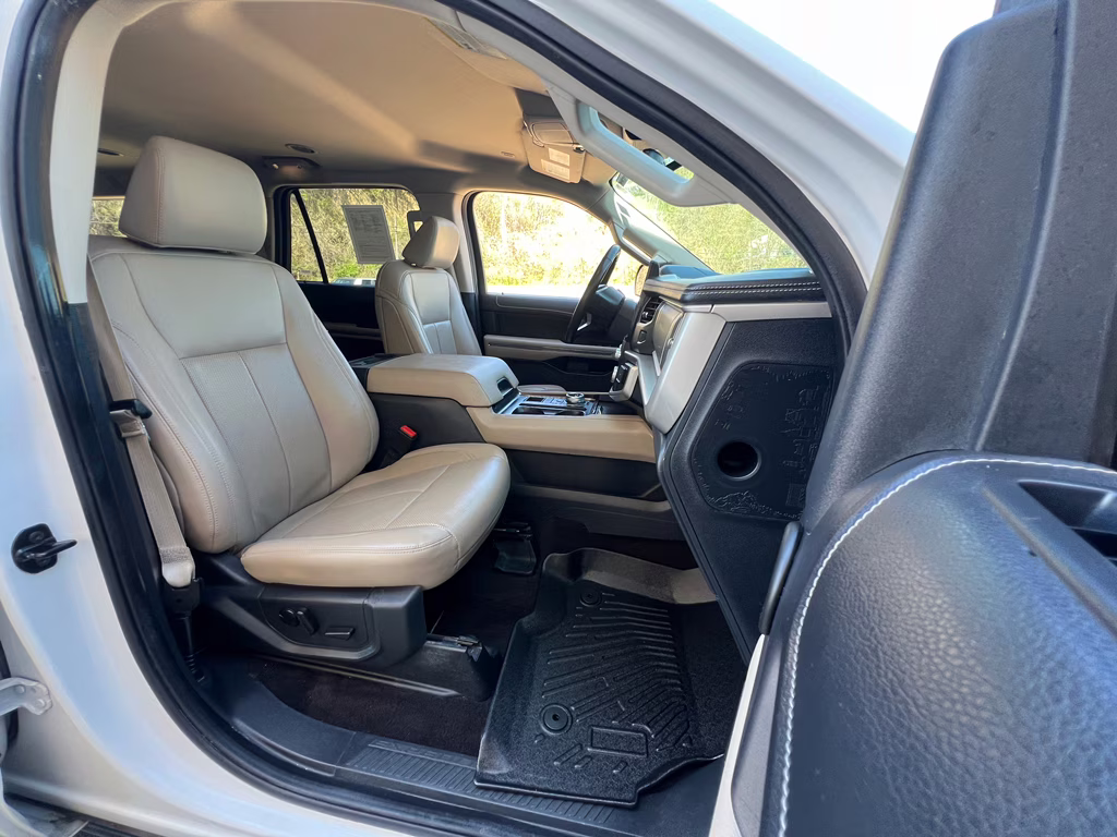 2022 Oxford White Ford Expedition Max XLT RWD SUV