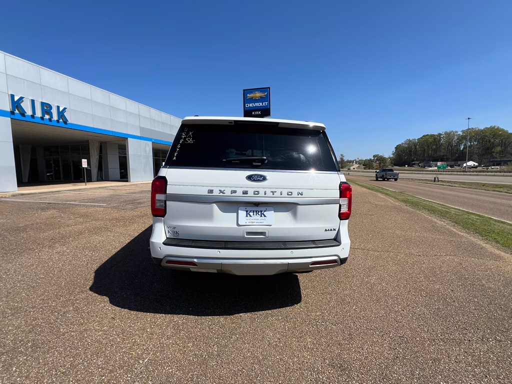 2022 Oxford White Ford Expedition Max XLT RWD SUV