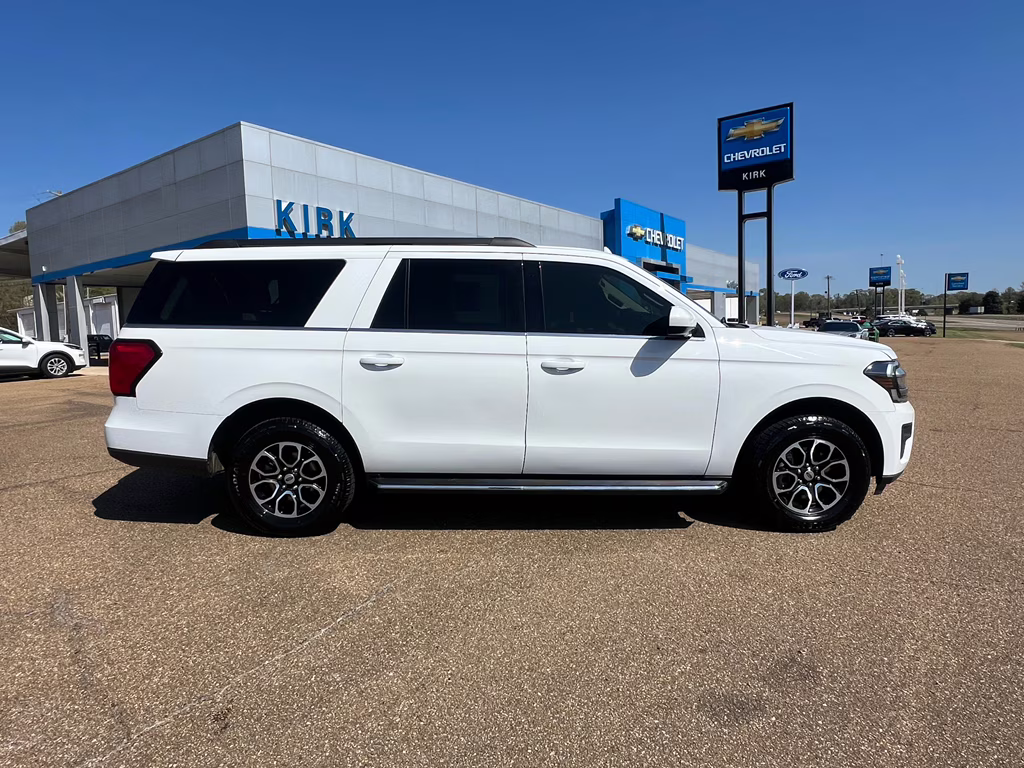 2022 Oxford White Ford Expedition Max XLT RWD SUV