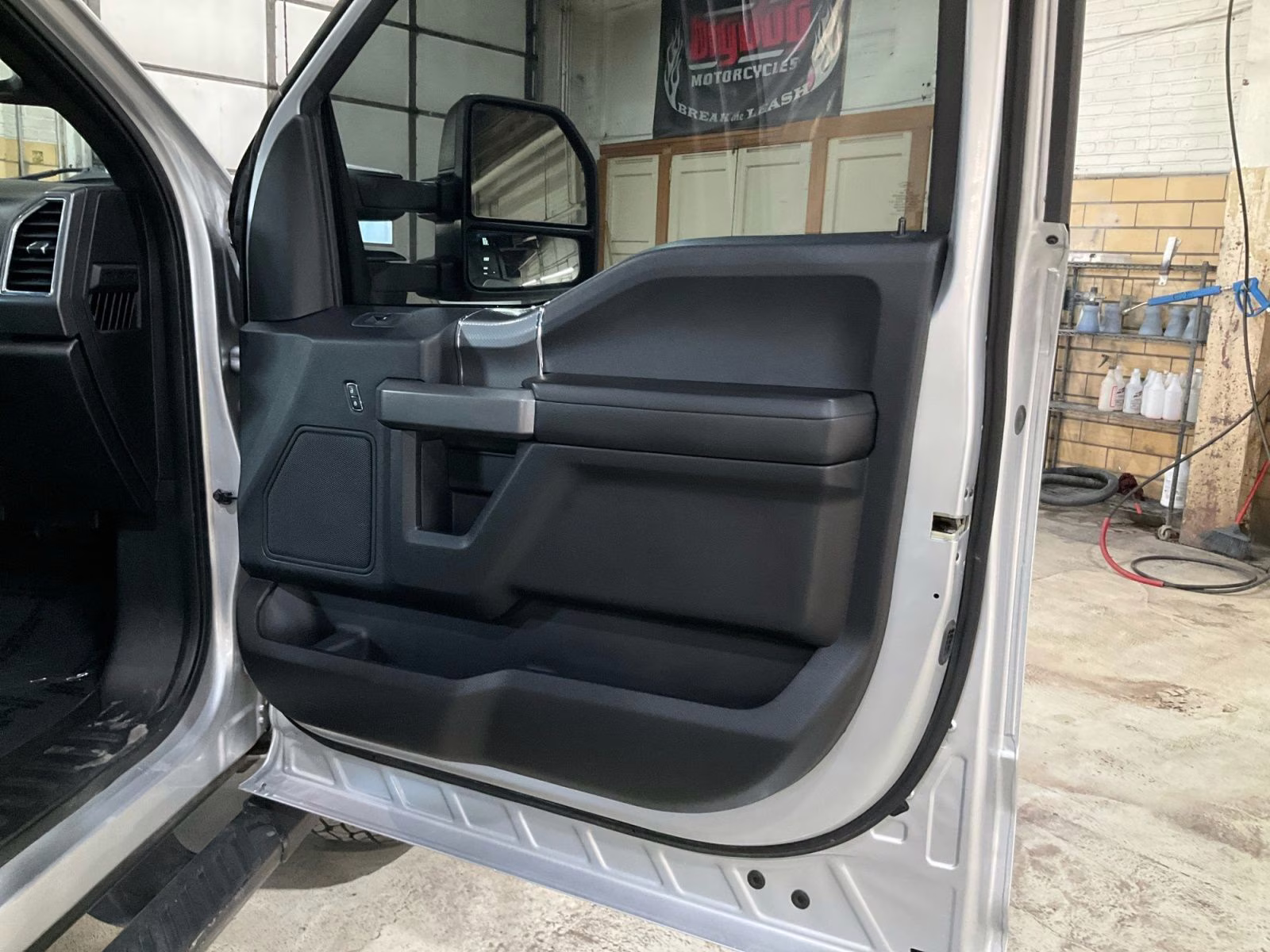 2016 Ingot Silver Ford F-150 XLT 4X4 Truck