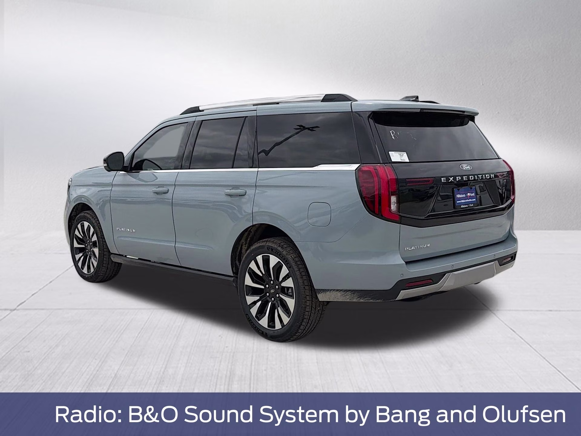 2026 Glacier Gray Metallic Tri-Coat Ford Expedition Platinum 4X4 SUV
