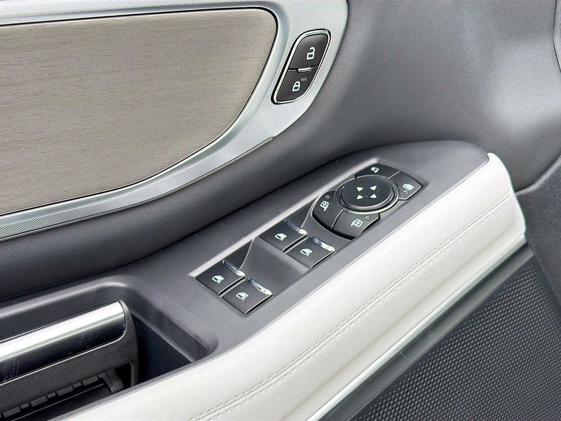 2026 Glacier Gray Metallic Tri-Coat Ford Expedition Platinum 4X4 SUV