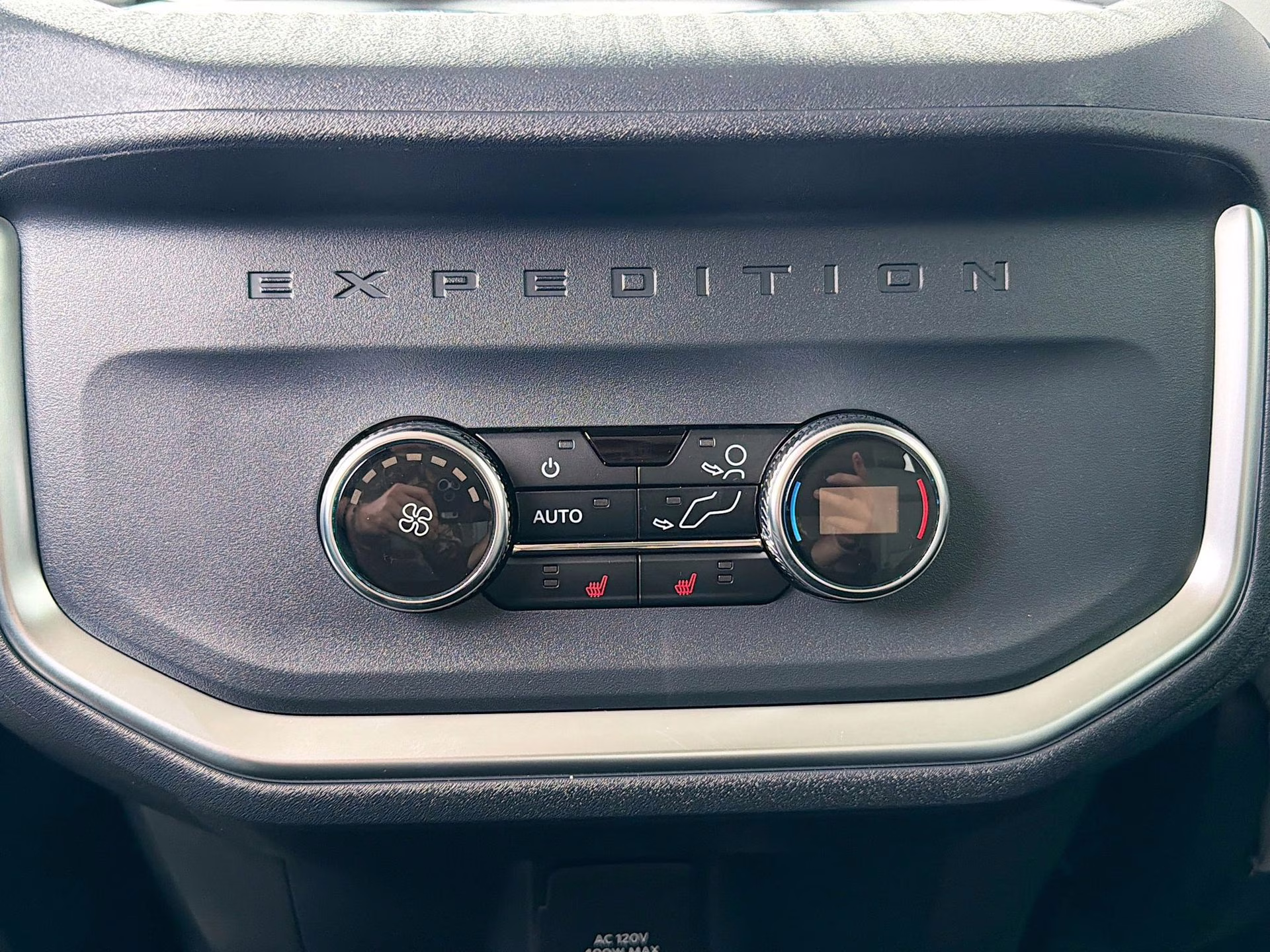 2026 Glacier Gray Metallic Tri-Coat Ford Expedition Platinum 4X4 SUV