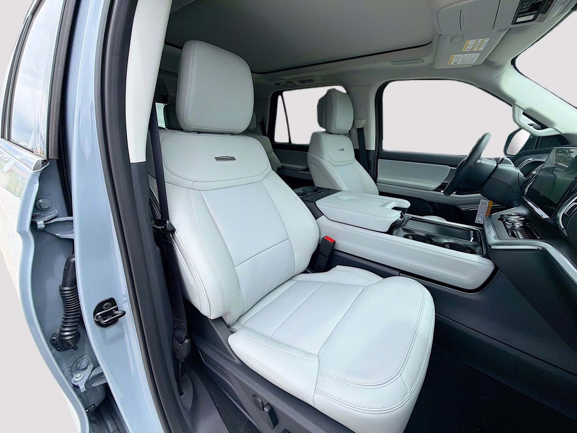 2026 Glacier Gray Metallic Tri-Coat Ford Expedition Platinum 4X4 SUV