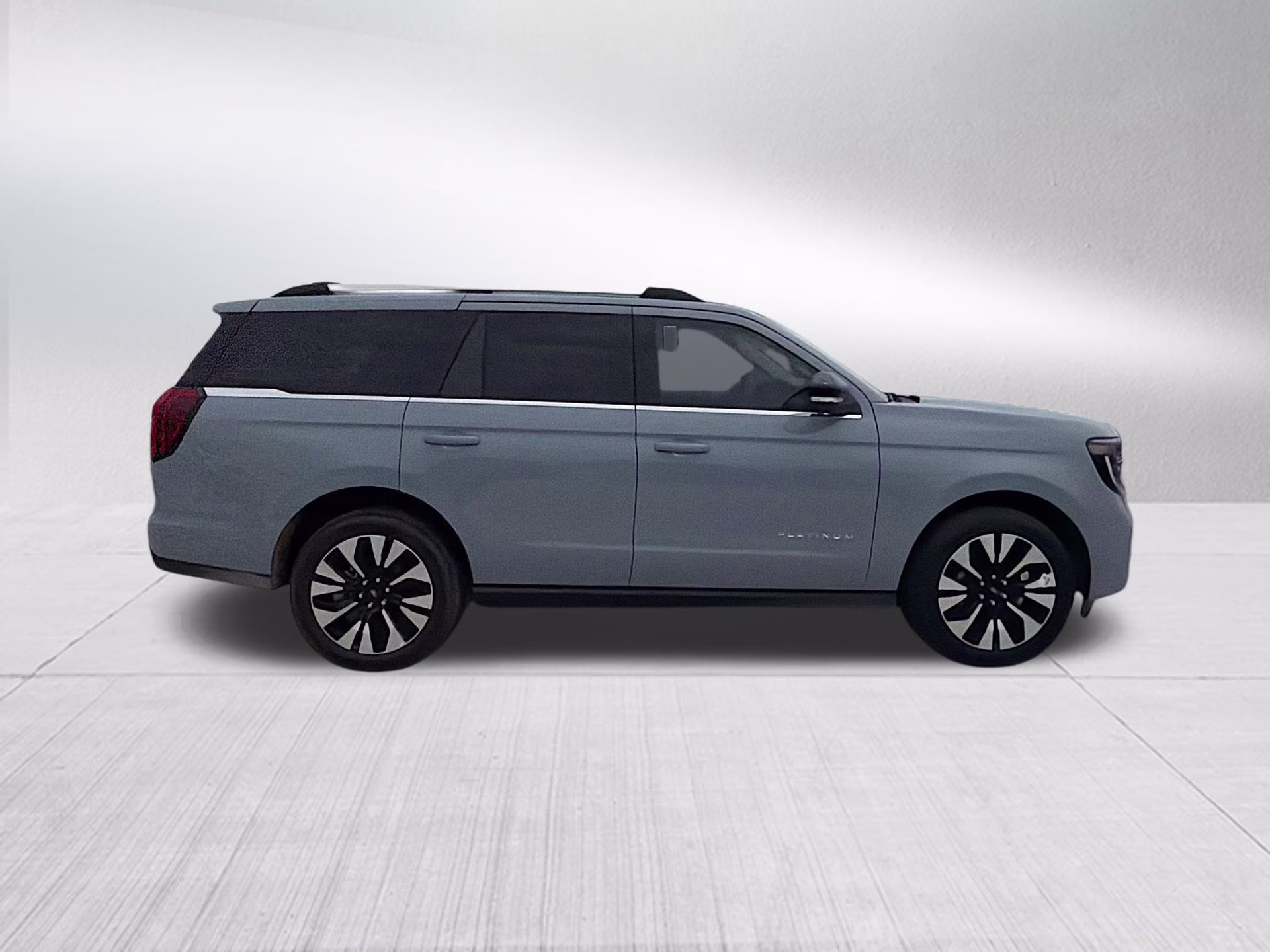 2026 Glacier Gray Metallic Tri-Coat Ford Expedition Platinum 4X4 SUV