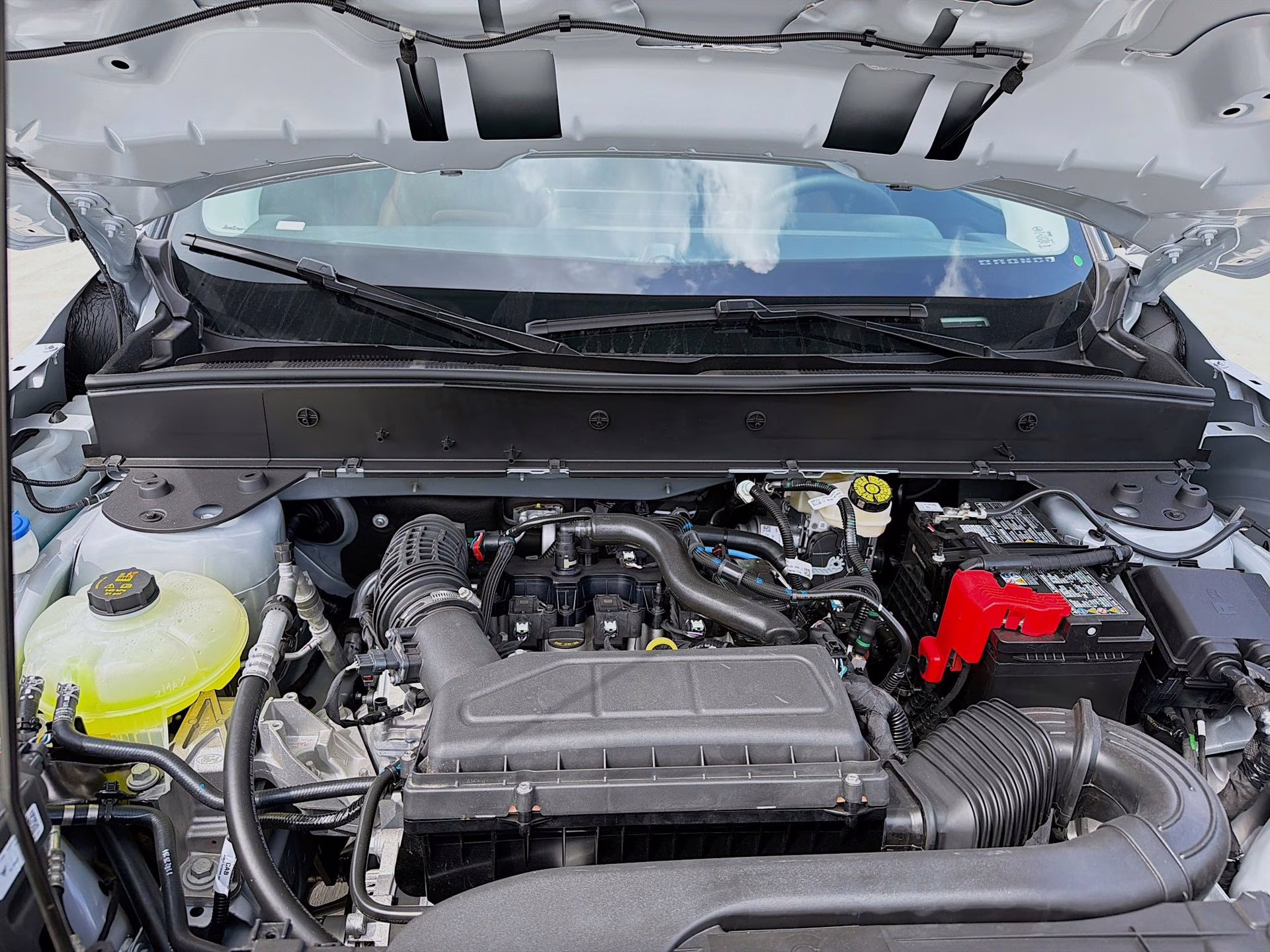 2026 Space White Metallic Ford Bronco Sport Outer Banks 4X4 SUV