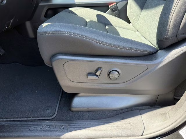 2026 Diamond Black Crystal Pearlcoat Ram 1500 Big Horn RWD Truck