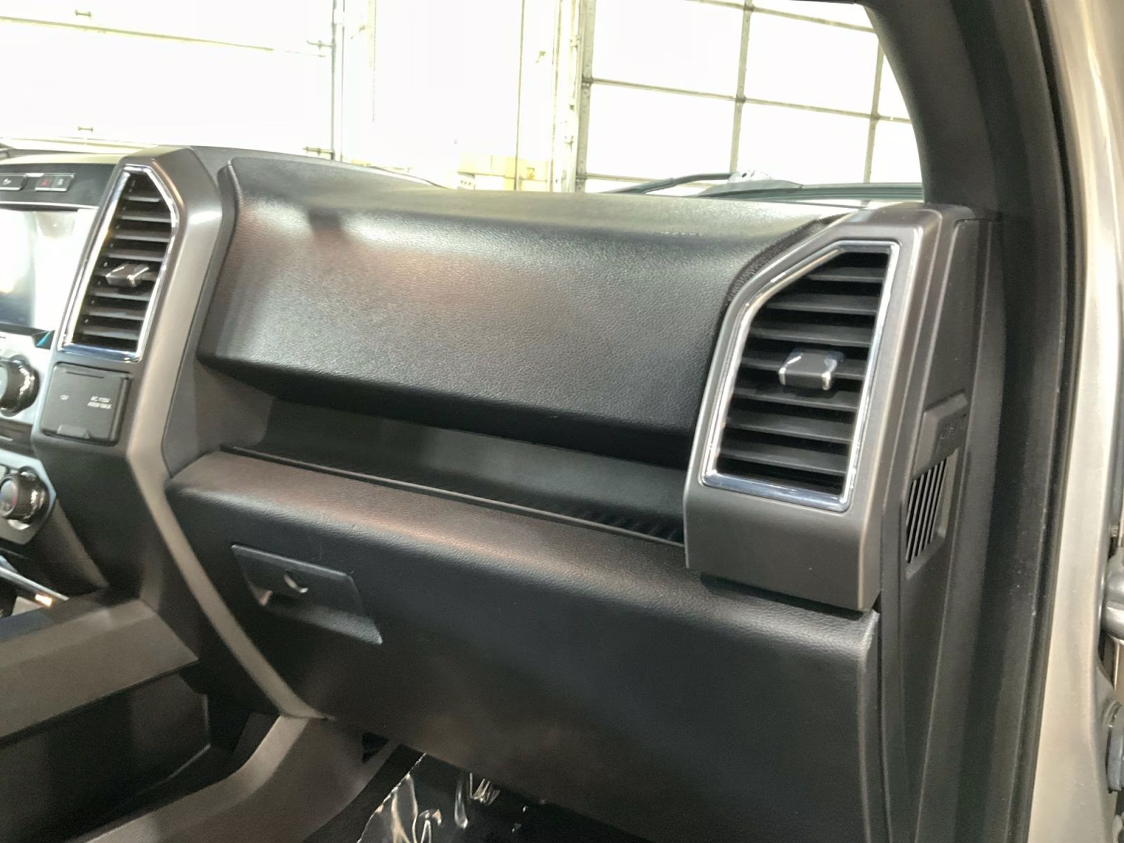 2016 Ingot Silver Ford F-150 XLT 4X4 Truck