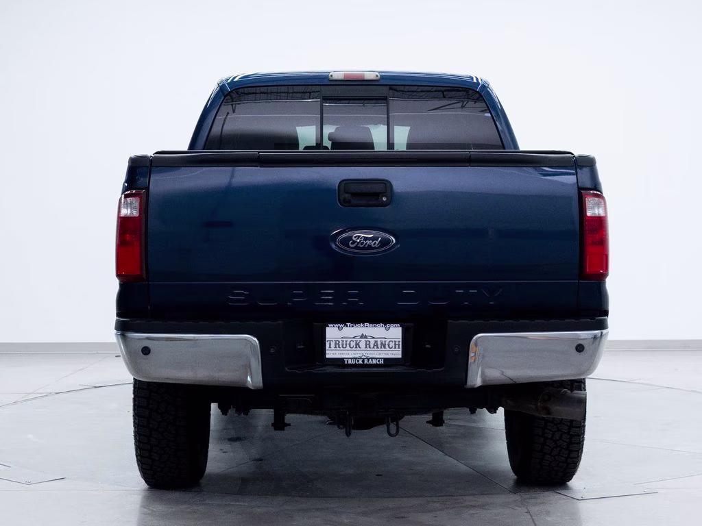 2011 Blue Ford Super Duty F-350 SRW Lariat 4X4 Truck