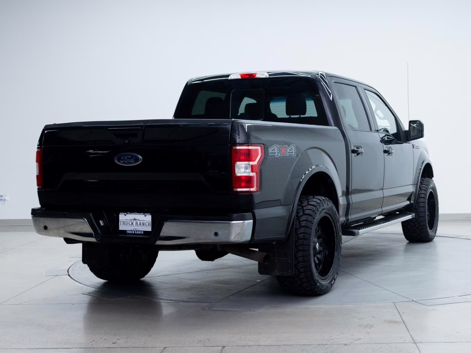 2018 Shadow Black Ford F-150 LARIAT 4X4 Truck