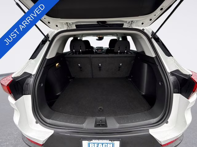 2023 Summit White Chevrolet Trailblazer LT FWD SUV