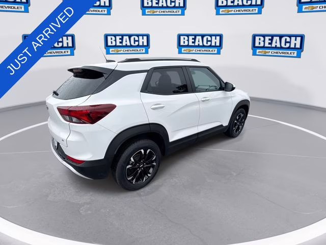 2023 Summit White Chevrolet Trailblazer LT FWD SUV