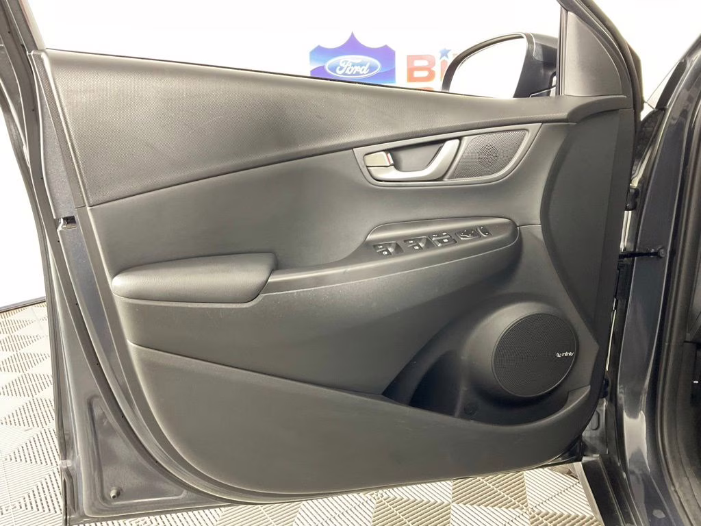 2020 Thunder Gray Hyundai Kona Limited FWD SUV