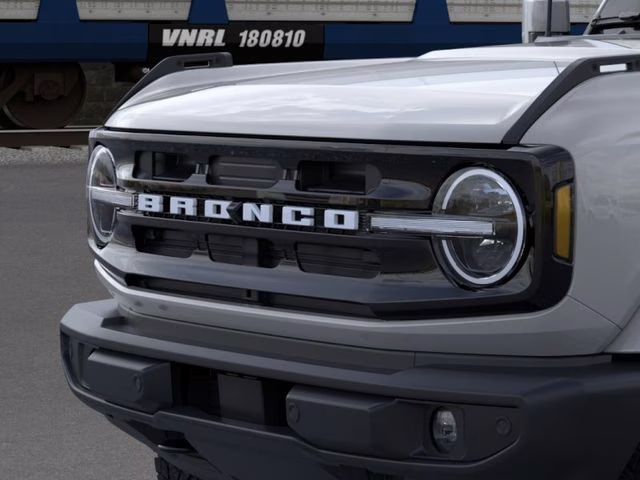 2026 Avalanche Gray Ford Bronco Outer Banks 4X4 SUV