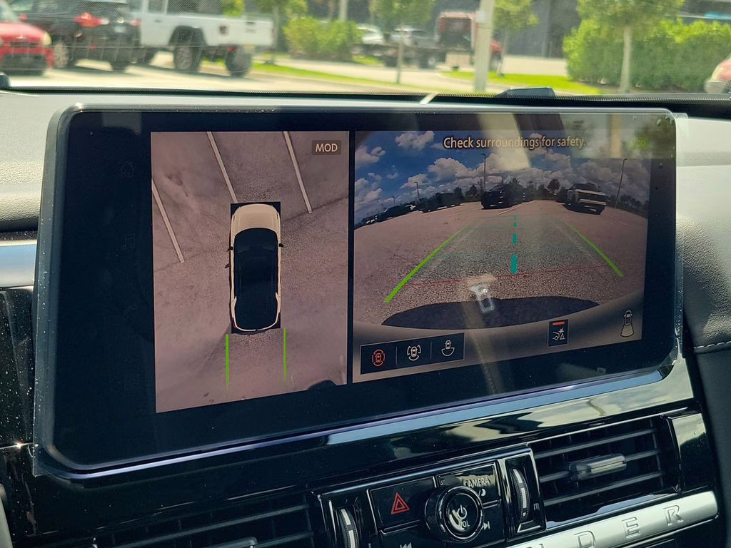 2026 White Pearl Nissan Pathfinder SL 4X4 SUV