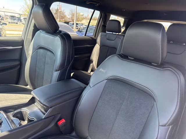 2026 Bright White Clearcoat Jeep Grand Cherokee L Altitude 4X4 SUV