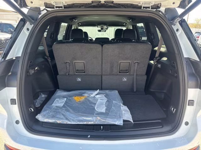 2026 Bright White Clearcoat Jeep Grand Cherokee L Altitude 4X4 SUV