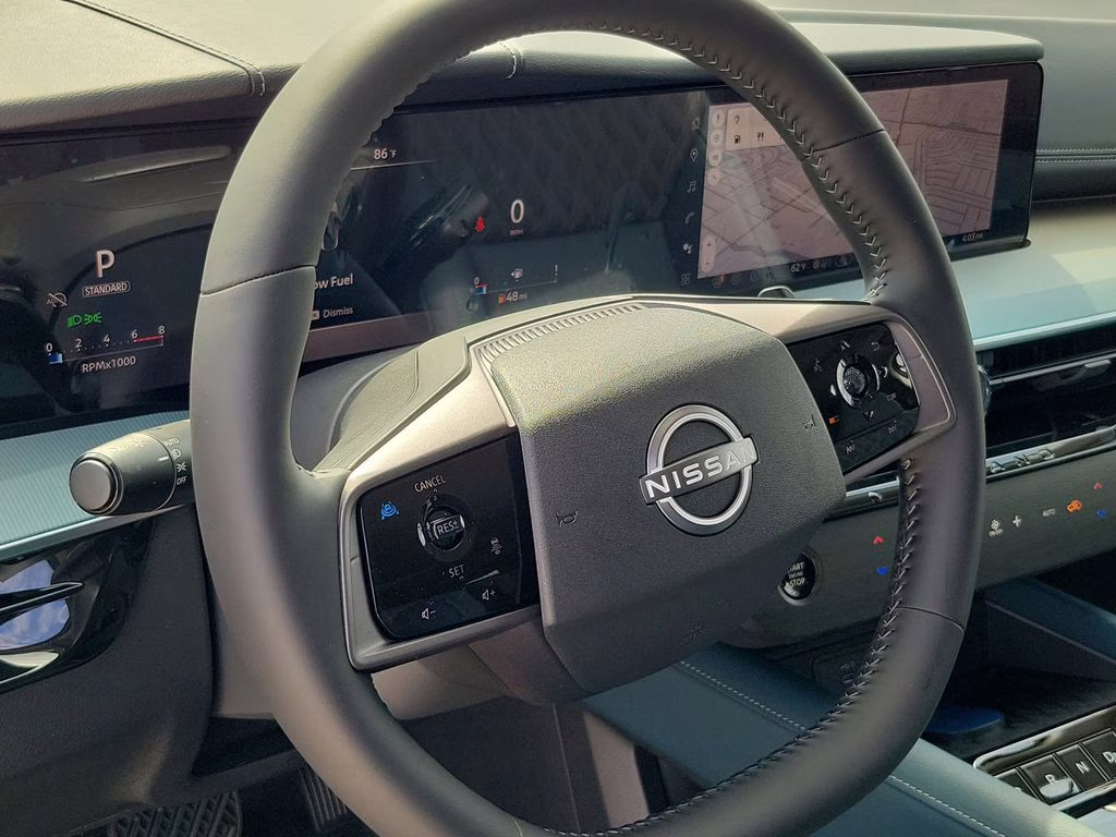 2026 Everest White Pearl/Black Nissan Murano Platinum AWD SUV