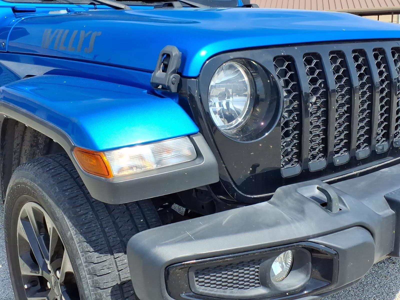 2021 Hydro Blue Pearlcoat Jeep Gladiator Willys 4X4 Truck