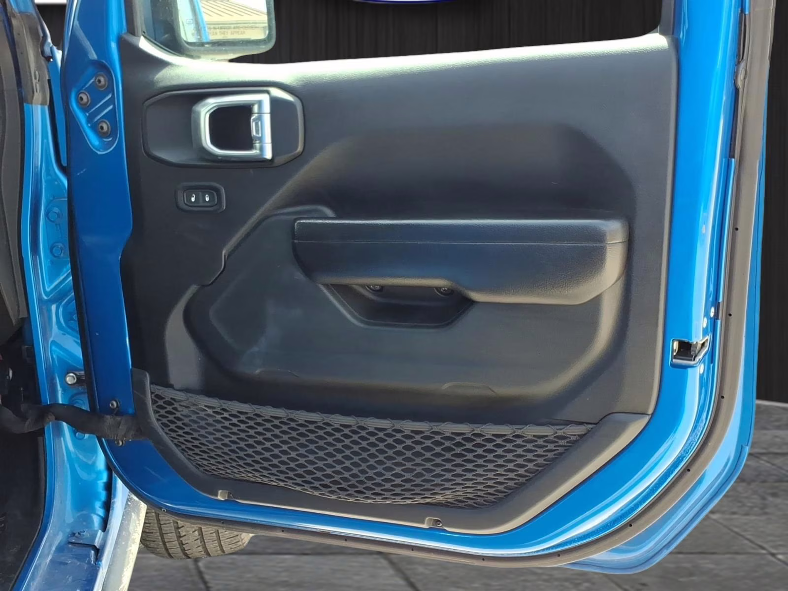 2021 Hydro Blue Pearlcoat Jeep Gladiator Willys 4X4 Truck